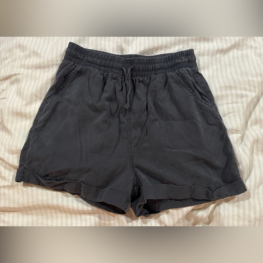 Universal Thread Black Elastic-Waist Everyday Athletic Shorts